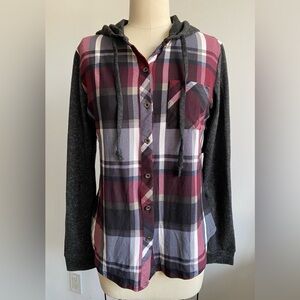 Ardene Hooded Grey Burgundy Plaid Flannel Button Down Long Sleeve Size Small NWT